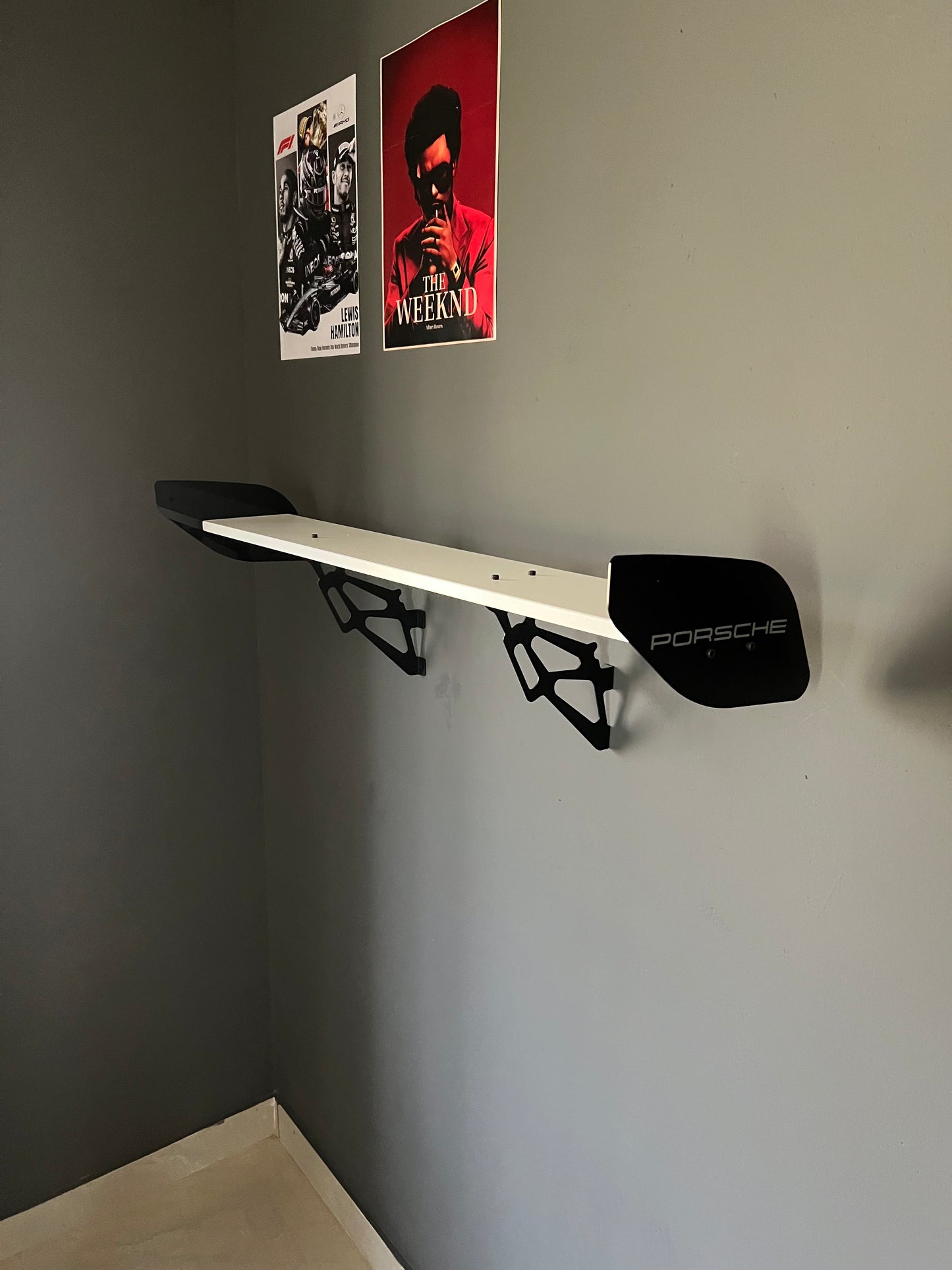WHITE GT3 SPOILER SHELF